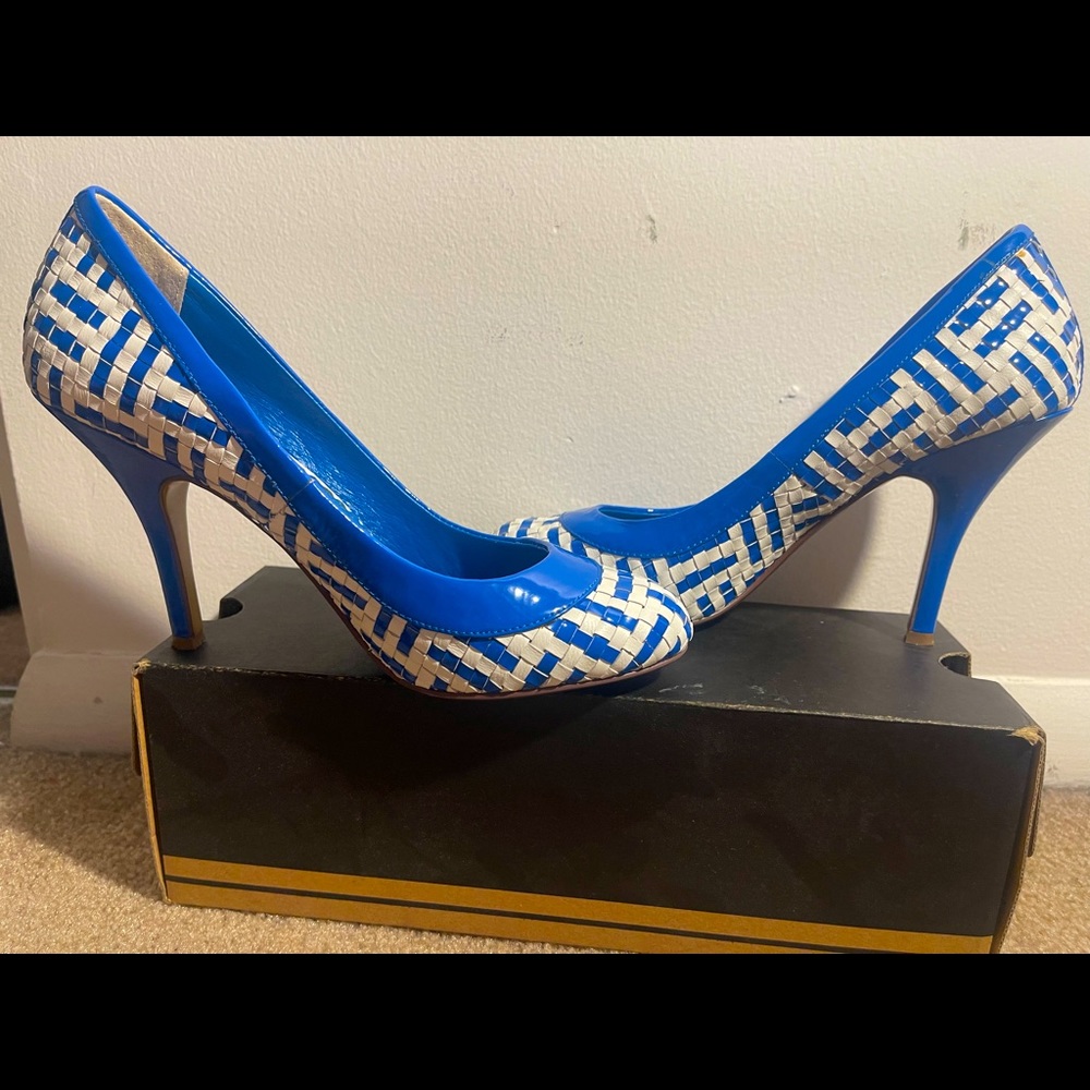Very unique shoe. Still in very good condition. Worn once.